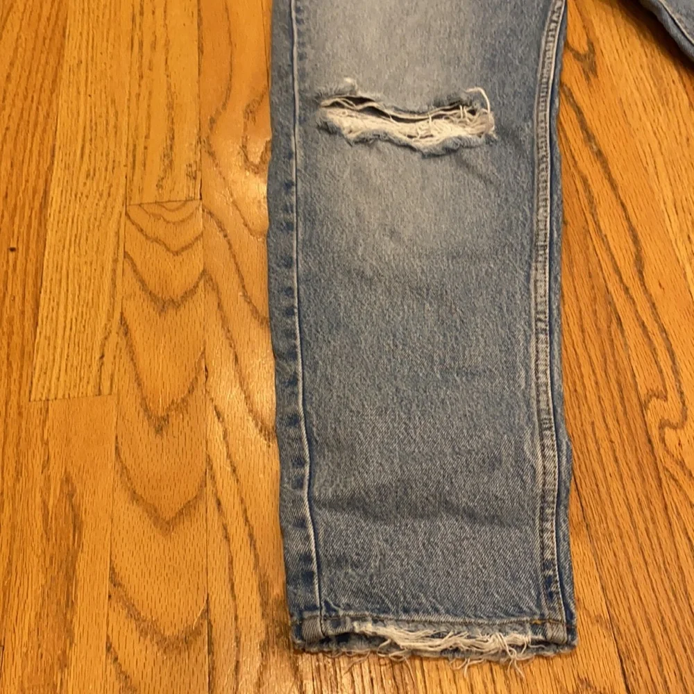 Zara Distressed Mom/Dad Jean - Picture 5 of 9